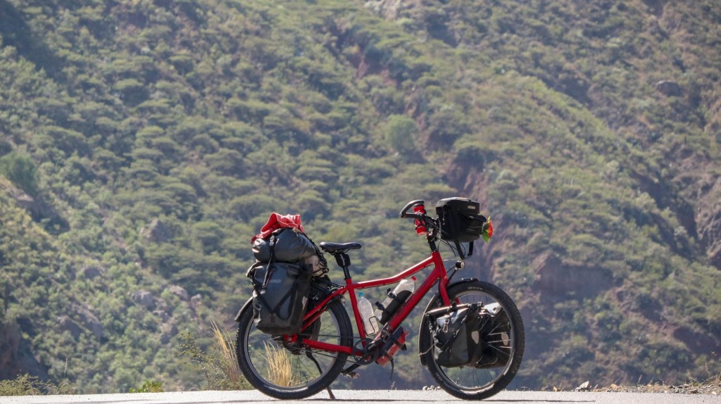 This image has an empty alt attribute; its file name is 2019-06-05-la-esmeralda_churrupampa-19.jpg